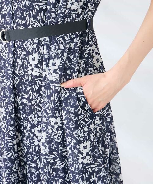 a.v.v / アー・ヴェ・ヴェ ロング・マキシ丈ワンピース | 【洗える】フラワープリントギャザーノースリーブワンピース | 詳細21