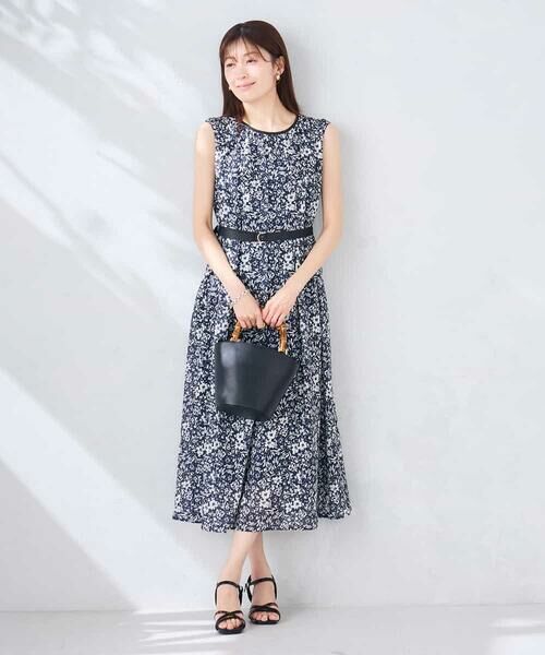 a.v.v / アー・ヴェ・ヴェ ロング・マキシ丈ワンピース | 【洗える】フラワープリントギャザーノースリーブワンピース | 詳細28