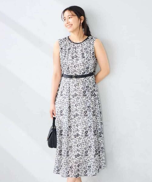 a.v.v / アー・ヴェ・ヴェ ロング・マキシ丈ワンピース | 【洗える】フラワープリントギャザーノースリーブワンピース | 詳細7