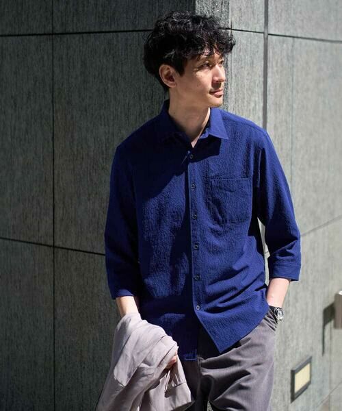 a.v.v / アー・ヴェ・ヴェ シャツ・ブラウス | 【イージーケア/洗濯機で洗える/毛玉になりにくい/ストレッチ】メッシュシアサッカーシチブソデシャツ（ブルー）