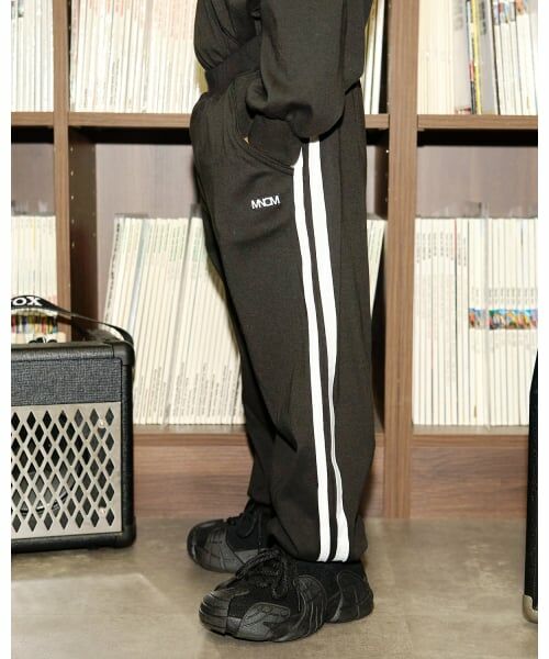 b・ROOM / ビールーム その他パンツ | 【MNCM】【セットアップ可】【カイテキ天竺】ビッグシルエットサイドラインパンツ（黒）
