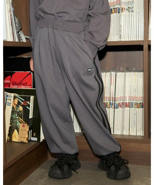 b・ROOM / ビールーム その他パンツ | 【MNCM】【セットアップ可】【カイテキ天竺】ビッグシルエットサイドラインパンツ（チャコール）