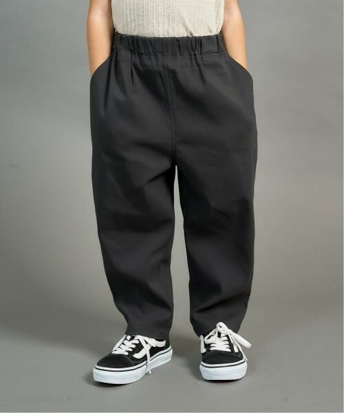 b・ROOM / ビールーム その他パンツ | ゆったりシルエットのテーパードパンツ（チャコール）