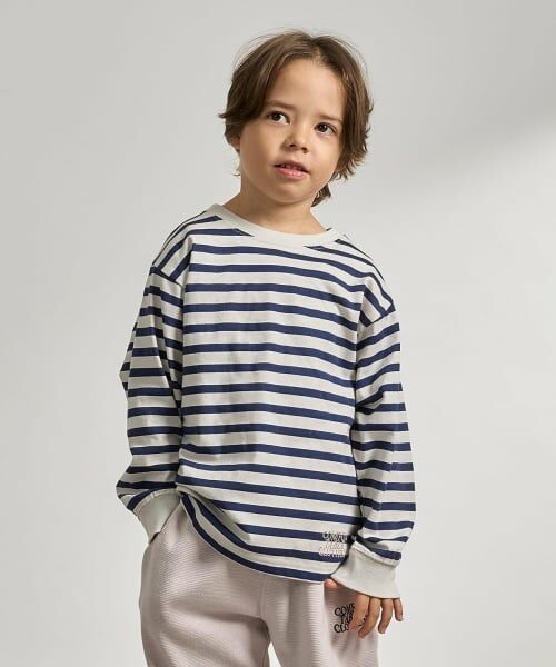 b・ROOM / ビールーム Tシャツ | 【防汚・速乾・型崩れしない】【ムテキT】変形切り替えアソートプリント総柄Ｔシャツ（紺）