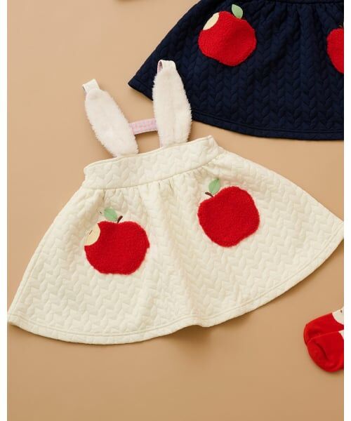 baby Cheer / ベイビーチアー ミニ丈・ひざ丈ワンピース | りんごポケットジャンパースカート（ECRU(キナリ)）