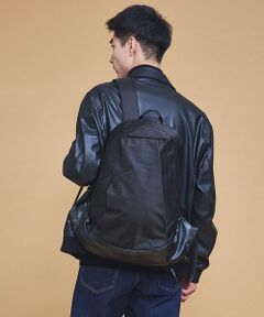 【軽量、撥水】20L ユーティリティバックパック / A4サイズ対応 / 15.