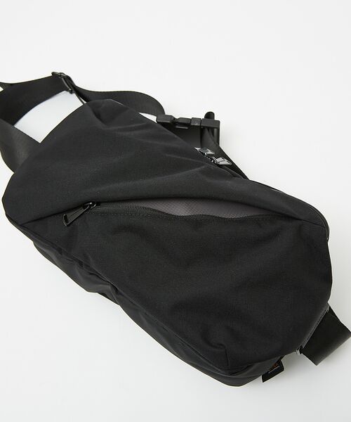 alfredoBANNISTER / アルフレッド・バニスター メッセンジャーバッグ・ウエストポーチ | 【軽量、撥水】9L 素材切替 ユーティリティ スリング ボディバッグ | 詳細6