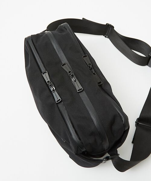 alfredoBANNISTER / アルフレッド・バニスター メッセンジャーバッグ・ウエストポーチ | 【軽量、撥水】9L 素材切替 ユーティリティ スリング ボディバッグ | 詳細7