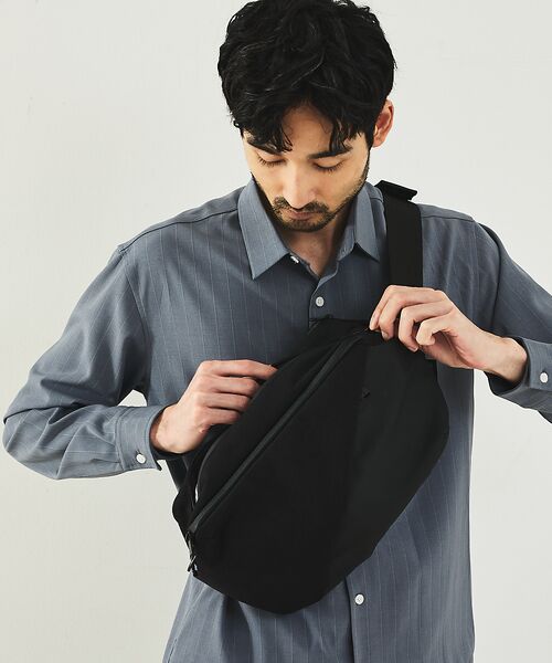 alfredoBANNISTER / アルフレッド・バニスター メッセンジャーバッグ・ウエストポーチ | 【軽量、撥水】9L 素材切替 ユーティリティ スリング ボディバッグ | 詳細21