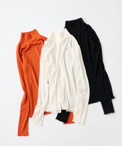 《予約》1月中旬頃お渡し<br />ウール素材のハイネックトップス。 ウール100％ですが、非常に細い糸を使用しているので、ウールのチクチク感を抑えることができます。 リブのように細身のテレコ生地で、裾はフリルの加工を施しているので、袖口や裾を見せるコーディネートもおすすめ。 ホワイトオレンジ、ブラックの3色展開です。<br /><br />【LIVE配信で商品をご紹介】<br />&rArr;ライブページはこちら<br /><br /><br /><br />《チャットで相談機能について》<br />チャットでもご質問を受け付けております。受付時間は月曜～金曜の9：30～13：30です（土日祝休）。<br />商品ページの「チャットで相談する」のグレーのアイコンをタップし、商品名をご記入頂き、メッセージを入力してください。<br />※状況によりお時間を要する場合がございます。ご了承くださいませ。<br />《商品画像について》<br />ご覧頂いている商品の写真につきましては、できるだけ実物の色に近くなるように努めておりますが お使いの環境（モニター、ブラウザ等）の違いにより、色の見え方が実物と若干異なる場合がございます。 予めご了承ください。&nbsp;&nbsp; &nbsp;&nbsp;&nbsp; &nbsp;&nbsp;&nbsp; &nbsp;&nbsp;&nbsp; &nbsp;&nbsp;&nbsp; &nbsp;&nbsp;&nbsp; &nbsp;&nbsp;&nbsp; &nbsp;&nbsp;&nbsp; &nbsp;<br />《予約商品について》<br />・こちらの商品はサンプルでの撮影・計測となっております。実際の商品とは、商品の一部仕様が変更になる場合がございます。<br />・サンプルの為、混率の詳細が確定しておりません。確定次第、記載いたします。<br />・工場の生産の都合上、納期が変更になる場合がございます。発送日の前後についてはあらかじめご了承ください。<br />・入荷状況により、お客様への発送が店頭販売より遅れる場合もございます。<br />《ハートをタップして商品のお気に入り登録》<br />登録カラーの商品の「残りわずか」「再入荷」「値下げ」通知を受け取ることができます。<br />PALCLOSETアプリにてブランドフォロー 新商品などの入荷情報、最新のニュースやお得な情報を受け取ることができます。<br />&nbsp;&nbsp;&nbsp; &nbsp; &nbsp;<BR>