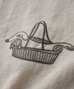 カゴと犬刺繍リネンクロス