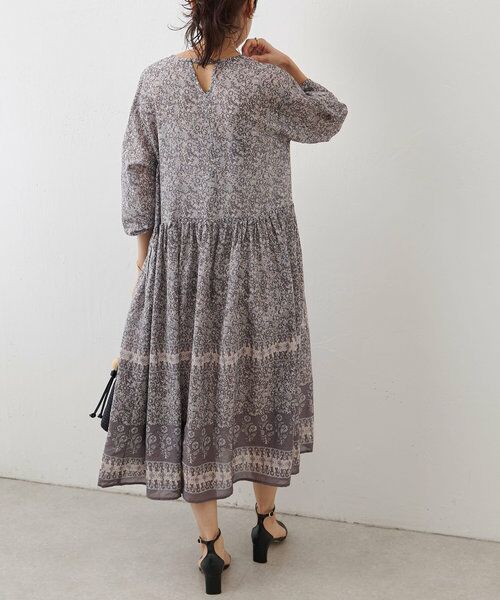 ボーダープリントギャザーワンピース （ロング・マキシ丈
