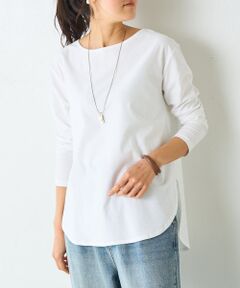 ■アイテム<br />細い糸と太い糸を組み合わせて仕立てたスラブカットソー。<br />表面に細かな凹凸がありカジュアルな雰囲気が特徴です。<br />デコルテをきれいに見せてくれるボートネック、ヒップをカバーするレングスは一枚でラフに着られます。<br />程よい透け感があるので、インナーとレイヤードしてトレンドライクな着こなしが楽しめます。<br /><br />▶︎スラブコットンシリーズ<br /><br />■素材・洗濯表示<br />素材：綿100%<br />洗濯表示：手洗い可<br /><br />※着用時・洗濯時は、必ず取扱い表示・タグをご確認の上、お取り扱い下さい。<br /><br />-----------------------<br />伸縮性：あり<br />光沢：なし<br />厚み：ややうすい<br />透け感：ややあり<br />-----------------------<br /><br /><br /><br /><br /><br />《お取り扱い上のご注意》<br />・タンブル乾燥不可<br />《予約商品について》<br />・サンプルの為、素材情報、洗濯表示については企画段階の情報を記載しております。公的機関での試験データ結果を受け、量産にあたり混率や洗濯方法の変更が発生する場合がございますので、ご了承くださいませ。<br />・サンプルでの撮影、計測をしております。商品の仕様が一部変更になる場合がございます。<br />・撮影サンプル品はブランドタグがついておりません。製品にはタグがつきますので、製品の表に縫い糸が見える場合がございます。<br />・工場の生産の都合上、納期が変更になる場合がございます。検品や輸送の関係で、発送日が前後しますのでご了承ください。また、入荷状況により、お客様への発送が店頭販売より遅れる場合もございます。<br />・店頭に陳列していた商品も含まれる場合がございます。<br />《商品画像について》<br />ご覧頂いている商品の写真につきましては、できるだけ実物の色に近くなるように努めておりますが お使いの環境（モニター、ブラウザ等）の違いにより、色の見え方が実物と若干異なる場合がございます。 予めご了承ください。<br />《ハートをタップして商品のお気に入り登録》<br />登録カラーの商品の「残りわずか」「再入荷」「値下げ」通知を受け取ることができます。<br />各ショップアプリにてブランドフォロー 新商品などの入荷情報、最新のニュースやお得な情報を受け取ることができます。<BR>