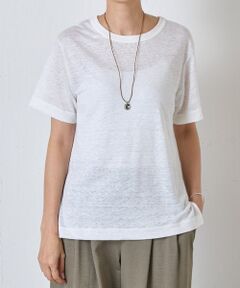 <span style="color:#f39c12;">■アイテム</span><br />通気性の良いリネンを使ったTシャツ。<br />汗染みやシワなども気になりにくく暑い時期に活躍してくれる一枚。<br /><br />柔らかな肌当たりのカットソー生地は<br />伸縮性もあり、サッと着やすいのも嬉しい。<br />リネン特有の糸のムラがシンプルなシアーTシャツにこなれ感をプラスしてくれます。<br /><br />やや広めに開いた首元は、より涼しげで女性らしい印象に。<br /><br />腰回りが隠れる着丈なのでウエストインもしやすいです。<br /><br /><span style="color:#f39c12;">■素材・洗濯表示</span><br />素材：麻100%<br />洗濯表示：手洗い可<br /><br />※着用時・洗濯時は、必ず取扱い表示・タグをご確認の上、お取り扱い下さい。<br /><br />---------------------------<br />伸縮性：あり<br />光沢：なし<br />厚み：うすい<br />透け感：あり<br />裏地：なし<br />---------------------------<br /><br /><br /><br /><br /><br /><span style="font-size:8px;"><span style="color:#3498db;"><strong>《お取り扱い上のご注意》</strong></span><br />・タンブル乾燥不可<br /><span style="color:#3498db;"><strong>《予約商品について》</strong></span><br />・サンプルの為、素材情報、洗濯表示については企画段階の情報を記載しております。公的機関での試験データ結果を受け、量産にあたり混率や洗濯方法の変更が発生する場合がございますので、ご了承くださいませ。<br />・サンプルでの撮影、計測をしております。商品の仕様が一部変更になる場合がございます。<br />・撮影サンプル品はブランドタグがついておりません。製品にはタグがつきますので、製品の表に縫い糸が見える場合がございます。<br />・工場の生産の都合上、納期が変更になる場合がございます。検品や輸送の関係で、発送日が前後しますのでご了承ください。また、入荷状況により、お客様への発送が店頭販売より遅れる場合もございます。<br />・店頭に陳列していた商品も含まれる場合がございます。<br /><span style="color:#3498db;"><strong>《商品画像について》</strong></span><br />ご覧頂いている商品の写真につきましては、できるだけ実物の色に近くなるように努めておりますが お使いの環境（モニター、ブラウザ等）の違いにより、色の見え方が実物と若干異なる場合がございます。 予めご了承ください。<br /><span style="color:#3498db;"><strong>《ハートをタップして商品のお気に入り登録》</strong></span><br />登録カラーの商品の「残りわずか」「再入荷」「値下げ」通知を受け取ることができます。<br />各ショップアプリにてブランドフォロー 新商品などの入荷情報、最新のニュースやお得な情報を受け取ることができます。</span><BR>