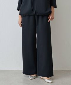 こちらの商品は 9月30日(火)頃までの販売予定となっております。<br />ご検討中の方は、ぜひお早めにご覧ください。<br /><br />■アイテム<br />軽さと立体感が魅力のリップルダンボール素材を使ったパンツ。<br />ウエストは幅広のゴム（約10cm）仕様で、フィット感がありながらも締めつけ感が少なく、ラクな穿き心地。<br />リラックス感がありつつも、素材のハリのおかげですっきり見えが叶うシルエット。<br />シンプルながらも、ほんのりモード感があり、同素材のプルオーバーとセットアップでの着こなしもおすすめです。<br /><br />▼セットアップ着用可<br />リップルダンボールプルオーバー<br /><br />■素材・洗濯表示<br />素材：<br />本体：ポリエステル100％<br />別布：綿100％<br />洗濯表示：手洗い可<br /><br />※着用時・洗濯時は、必ず取扱い表示・タグをご確認の上、お取り扱い下さい。<br /><br />-----------------------------<br />伸縮性：あり<br />光沢：なし<br />厚み：あつい<br />透け感：なし<br />裏地：なし<br />ポケット：あり<br />ファスナー：なし<br />-----------------------------<br /><br /><br /><br />《お取り扱い上のご注意》<br />・タンブル乾燥不可<br />《予約商品について》<br />・サンプルの為、素材情報、洗濯表示については企画段階の情報を記載しております。公的機関での試験データ結果を受け、量産にあたり混率や洗濯方法の変更が発生する場合がございますので、ご了承くださいませ。<br />・サンプルでの撮影、計測をしております。商品の仕様が一部変更になる場合がございます。<br />・撮影サンプル品はブランドタグがついておりません。製品にはタグがつきますので、製品の表に縫い糸が見える場合がございます。<br />・工場の生産の都合上、納期が変更になる場合がございます。検品や輸送の関係で、発送日が前後しますのでご了承ください。また、入荷状況により、お客様への発送が店頭販売より遅れる場合もございます。<br />・店頭に陳列していた商品も含まれる場合がございます。<br />《商品画像について》<br />ご覧頂いている商品の写真につきましては、できるだけ実物の色に近くなるように努めておりますが お使いの環境（モニター、ブラウザ等）の違いにより、色の見え方が実物と若干異なる場合がございます。 予めご了承ください。<br />《ハートをタップして商品のお気に入り登録》<br />登録カラーの商品の「残りわずか」「再入荷」「値下げ」通知を受け取ることができます。<br />各ショップアプリにてブランドフォロー 新商品などの入荷情報、最新のニュースやお得な情報を受け取ることができます。<BR>