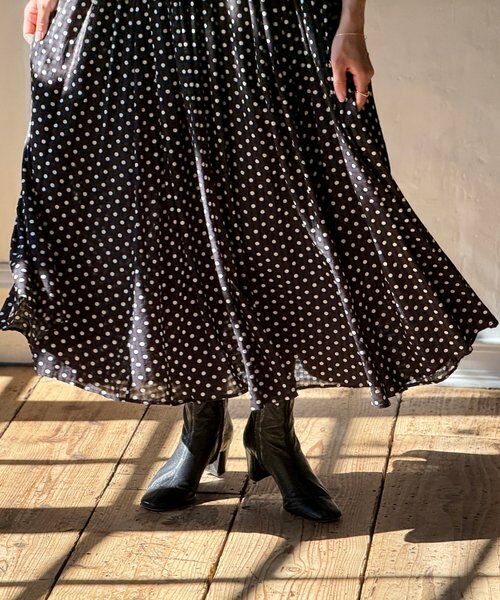 【ヘリンドットサイ ギャザーワンピース⠀】 HeRIN.CYE（ヘリンドットサイ）の「Many gather dress メニー