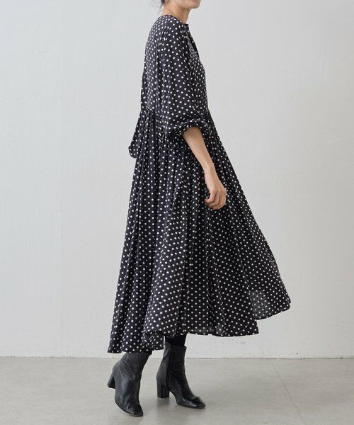 BEARDSLEY ドットギャザーワンピース 0 BEZ1022209A0001 BEARDSLEY（ビアズリー）の「《3サイズ展開》ドットギャザー