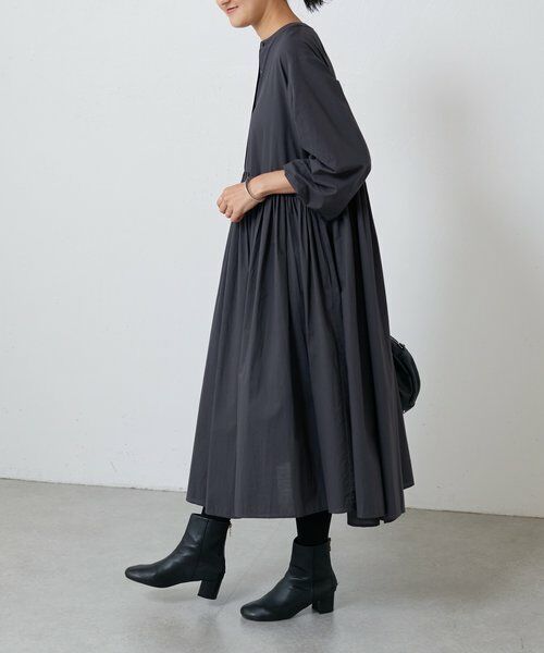 ビアズリー BEARDSLEY ネイビー ギャザーロングワンピース BEARDSLEY（ビアズリー）の「《ビアズリー》ギャザーワンピース