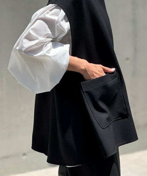 【BEARDSLEY】ショートジャケット 後ろぷっくりウールショートコート （その他アウター