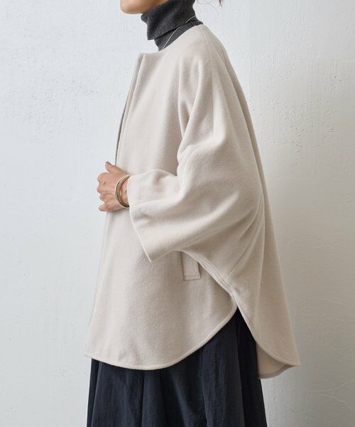 新品タグ付　ビアズリー ウールポンチョコート　グレージュ　再お値下げ☆ 新品タグ付 ビアズリー ウールポンチョコート グレージュ 再お