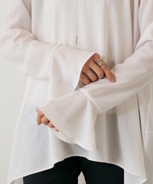 BEARDSLEY / ビアズリー シャツ・ブラウス | フリルカフス後ろドレープTブラウス | 詳細9