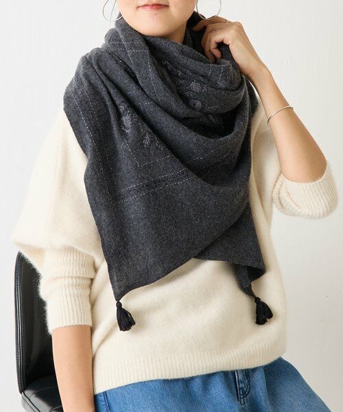 BEARDSLEY / ビアズリー マフラー・ショール・スヌード・ストール | 《CITRUS》刺繍タッセルストール | 詳細17