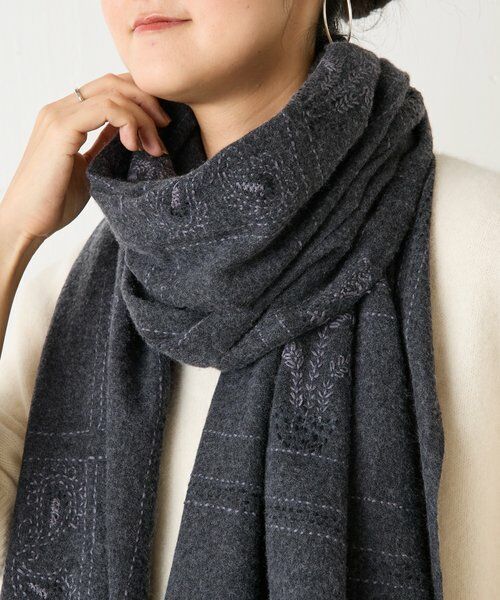 BEARDSLEY / ビアズリー マフラー・ショール・スヌード・ストール | 《CITRUS》刺繍タッセルストール | 詳細19