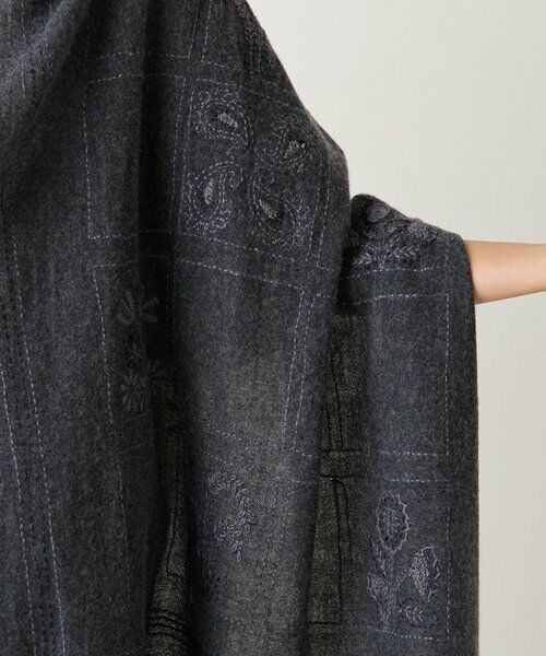 BEARDSLEY / ビアズリー マフラー・ショール・スヌード・ストール | 《CITRUS》刺繍タッセルストール | 詳細21