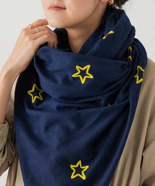 BEARDSLEY / ビアズリー マフラー・ショール・スヌード・ストール | 《CITRUS》星柄刺繍ストール | 詳細1