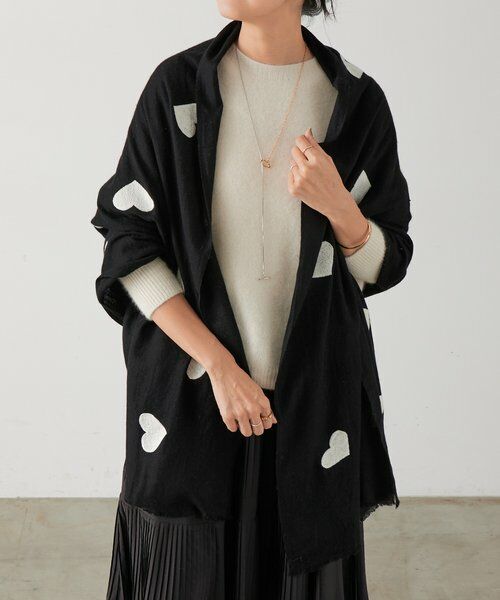 BEARDSLEY / ビアズリー マフラー・ショール・スヌード・ストール | 《CITRUS》ハート刺繍ストール | 詳細3