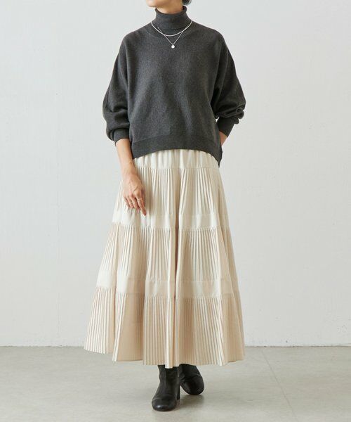 美品❉ BEARDSLEY ヤクニットプルオーバー ハイネック ベージュ BEARDSLEY（ビアズリー）の「ヤクハイネックプルオーバー