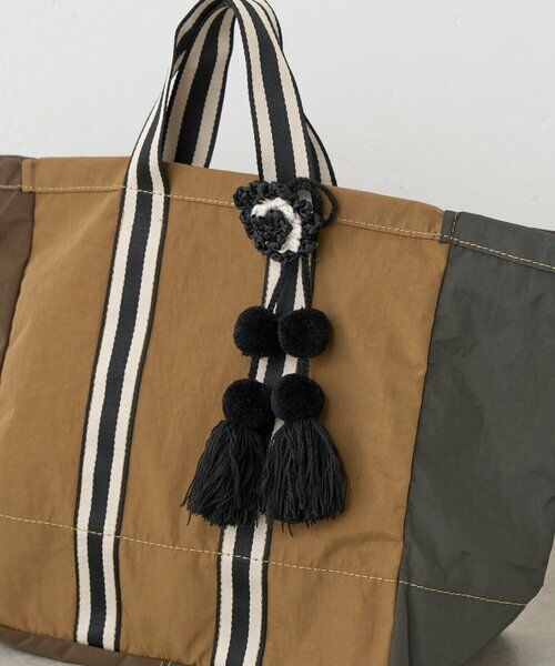 BEARDSLEY / ビアズリー トートバッグ | 《FRIPIER》チャーム付きクレイジートート | 詳細13