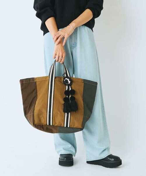 BEARDSLEY / ビアズリー トートバッグ | 《FRIPIER》チャーム付きクレイジートート | 詳細3