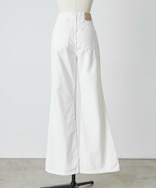 BEARDSLEY / ビアズリー デニムパンツ | 《LEVAR》裾フレアジーンズ（ホワイト） | 詳細23