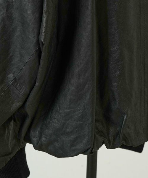 BEARDSLEY / ビアズリー ブルゾン | 《UMARMUNG》ラムレザーブルゾン | 詳細23