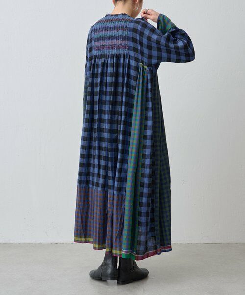 BEARDSLEY / ビアズリー ロング・マキシ丈ワンピース | 《INJIRI》カシミヤチェック柄ワンピース | 詳細6