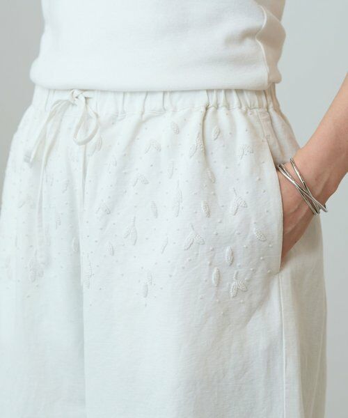 BEARDSLEY / ビアズリー その他パンツ | 刺繍イージーパンツ（ホワイト）