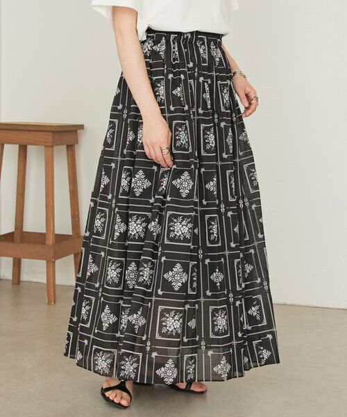 BEARDSLEY / ビアズリー ロング・マキシ丈スカート | 《4/2(木)18：00予約開始》刺繍風プリントスカート（ブラック）