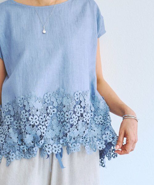 BEARDSLEY / ビアズリー シャツ・ブラウス | 裾レースリネンブラウス（ブルー）