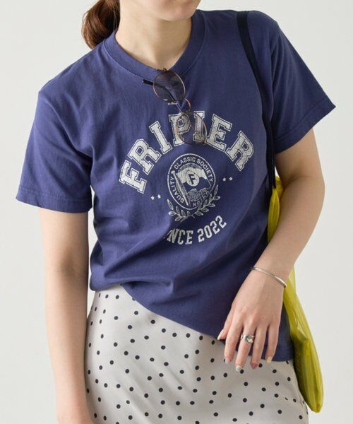 BEARDSLEY / ビアズリー Tシャツ | 《4/21(火)12:00予約開始》カレッジプリントTee《FRIPIER》（ネイビー）