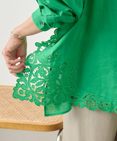 BEARDSLEY / ビアズリー シャツ・ブラウス | 《4/14(火)12:00予約開始》裾カットワークシャツ（グリーン）