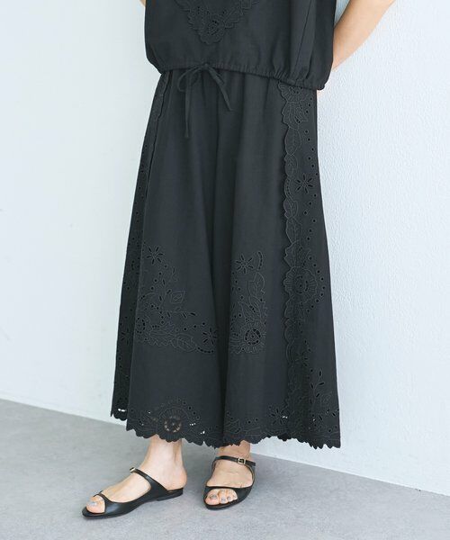 BEARDSLEY / ビアズリー その他パンツ | 《5/21予約》フラワーカットワークパネル刺繍パンツ《15 quinze》（ブラック）