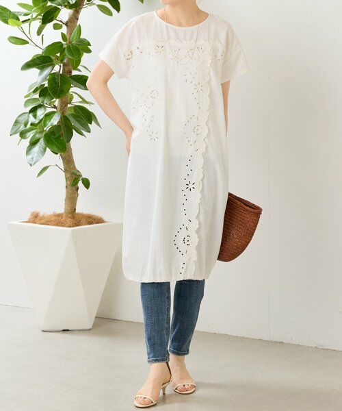 BEARDSLEY / ビアズリー ロング・マキシ丈ワンピース | 《5/21予約》フラワーカットワークパネル刺しゅうワンピ《15 quinze》（アイボリー）