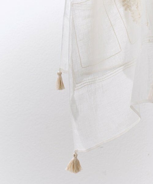 BEARDSLEY / ビアズリー マフラー・ショール・スヌード・ストール | 草花刺繍とフリンジのストール《CITRUS》 | 詳細4