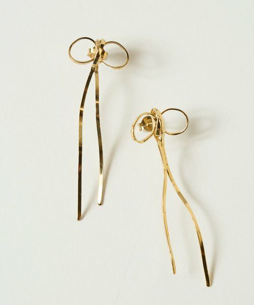 BEARDSLEY / ビアズリー ブレスレット・バングル | 《BEATRIZ PALACIOS》リボンピアス（ゴールド）