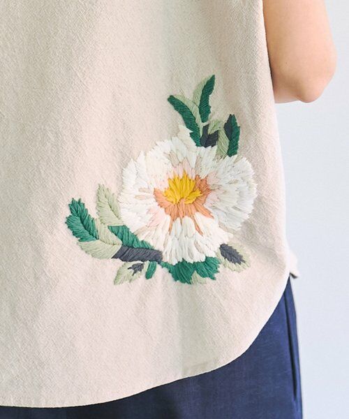 BEARDSLEY / ビアズリー シャツ・ブラウス | ワンポイント刺繍マルブラウス | 詳細4