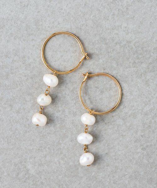 BEARDSLEY / ビアズリー ブレスレット・バングル | ​​​​​​​《Helena Rohner》3連パールピアス（ブラウン）