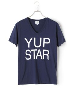 BY YUP STAR ロゴ VネックTシャツ