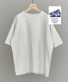 ■THE HEAVY TEEシリーズ■<br><br>■FABRIC■<br>1枚着には最適な目の詰まったボディ。<br>表面に太めのオープンエンド糸、裏側に細めのスラブ糸を使い、<br>プレーティングという手法で度詰めに編みこんだしっかりした生地。<br>表面感がフラットではなく、少しぼこぼこしたムラのある表情に仕上がっています。<br><br>■TOUCH■<br>ドライなタッチで肌にまとわり付かず、日本の気候にあった生地です。<br>オープンエンド糸のドライタッチな質感に加え、柔軟剤を使用しない、<br>仕上げ方法で生地を洗っているので、脱脂感のあるドライな質感を生み出しています。<br>更に、この洗い行程により更に目が詰まり10ozの生地として仕上がっています。<br><br>■SHILHOUETTE■<br>程よいワイドシルエット。<br>ヘビーな生地感やドライな質感とこのワイドシルエットの相性は抜群です。<br>そんな中でもBEAUTY＆YOUTHとしてのこだわりどころはルーズすぎない頃合。<br>やや前傾になる、人の体に合わせ前身と後身に少し前後差を付けることによって、<br>後の浮きを少しだけ緩和させるようにパターン設計されています。<br><br>■サイズXXL=NEWシルエット“MAX LARGE”■<br>横綱クラスの迫力あるワイドシルエットの“MAX LARGE”。<br>バストに関してはXLよりはるかに広く、6XL相当の迫力ですが、<br>着丈や袖丈は3XL程度のバランスに、衿回りはXL相当のバランスに調整し、ただ大きいだけではない絶妙のシルエットを構築しています。<br>アメリカブランドのビックサイズでは得られない、気分の上がるアイテムです。<br><br>■DETAILS■<br>昔のアメリカンスポーツウエアから引用した粋なディテールが他のTシャツと差をつけるポイントに。<br>主張しすぎないバランスでアメリカンスポーツウエアのディテールを取り入れています。<br>こういったディテールがさりげなく入ることにより、他とは違う愛着や着応えを生み出します。<br><br>■NAME TAG■<br>BEAUTY＆YOUTHオリジナルだけど、他とはちょっと違う、特別感を演出するスペシャルネーム。<br>アメリカブランドＴシャツのアーカイブを参考に、BEAUTY＆YOUTHらしくクリーンに仕上げたネームを乗せました。<br>斜めのバランスや太字のロゴなど既存ネームにはないバランスでありながらも、<br>ホワイト×ネイビーのクリーンなカラーリングと、プリントではない織りネームで品良く仕上げています。<br><br>【生地感】<br>--------------------------<br>透け感：なし<br>裏地：なし<br>生地の伸び：なし<br>光沢感：なし<br>--------------------------<br><br>※画像の商品はサンプルです。 <br><br>model：H185 B86 W72 H90　着用サイズ：L<br><br>店舗へお問い合わせの際は、全国のBEAUTY & YOUTH各店舗まで下記の品名/品番をお申し付け下さい。<br>品名：○SC 10oz HVY/W CN WD SS  品番：1217-199-1364