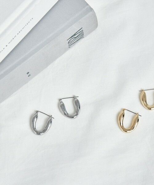 BEAUTY&YOUTH UNITED ARROWS / ビューティー&ユース ユナイテッドアローズ ピアス・イヤリング | メタル ヘンケイ Uモチーフ ピアス | 詳細7